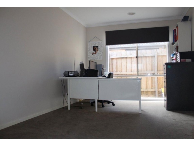 9 Bellbrae Crescent, Cranbourne West VIC 3977