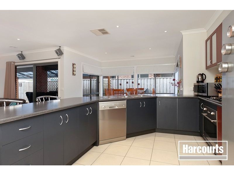 35 Flametree Circuit, Cranbourne VIC 3977