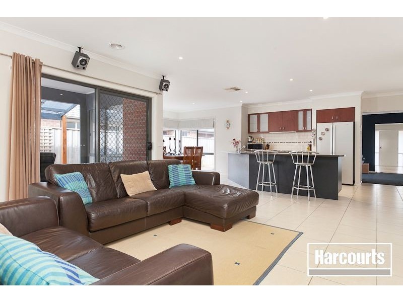 35 Flametree Circuit, Cranbourne VIC 3977