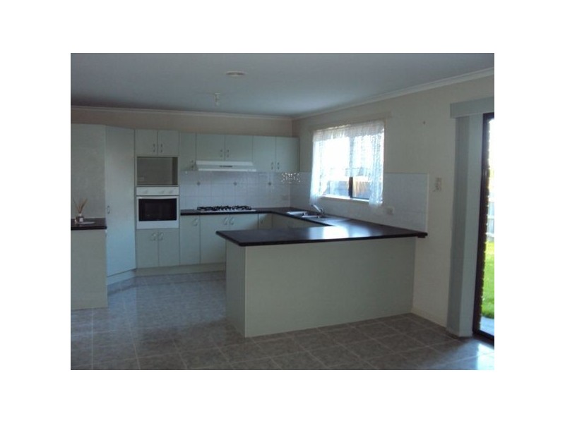 3 Roebourne Mews, Cranbourne VIC 3977