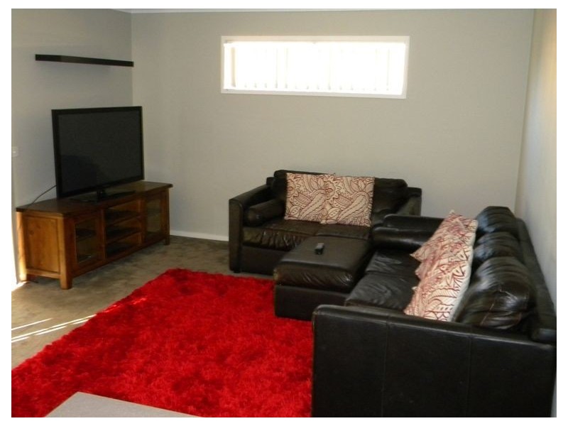 13 Greenaway Terrace, Cranbourne East VIC 3977