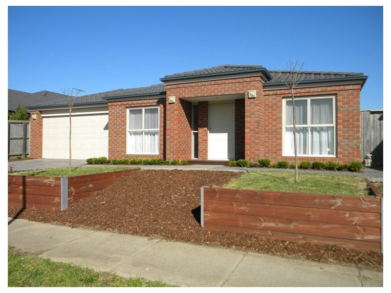 6 Silky Oak Drive, Cranbourne VIC 3977