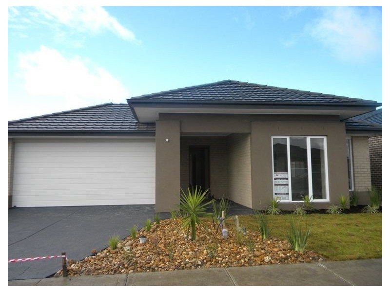 Lot 1717 Mullien Bend, Cranbourne North VIC 3977