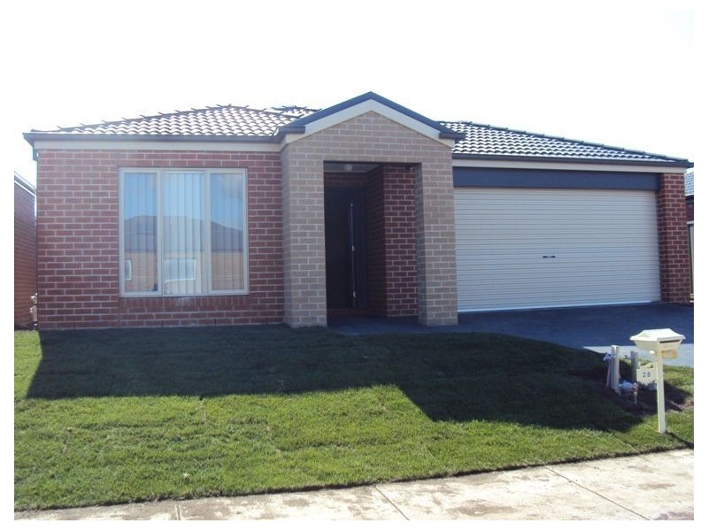 28 Ardent Crescent, Cranbourne East VIC 3977