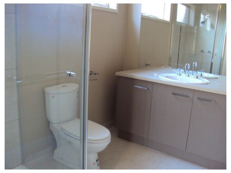 28 Ardent Crescent, Cranbourne East VIC 3977