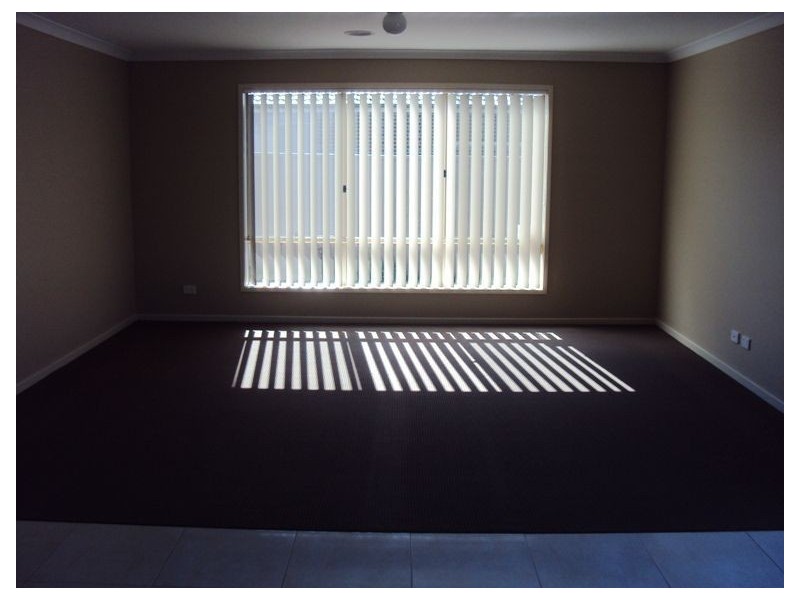 28 Ardent Crescent, Cranbourne East VIC 3977