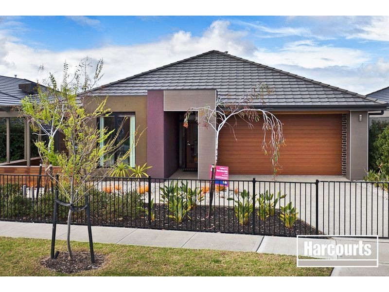 10 Kindred Avenue, Cranbourne North VIC 3977