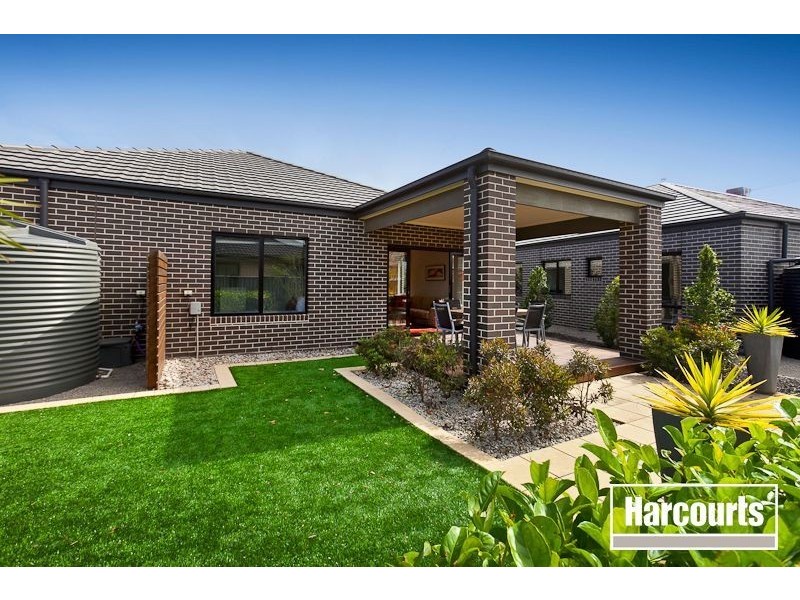 10 Kindred Avenue, Cranbourne North VIC 3977