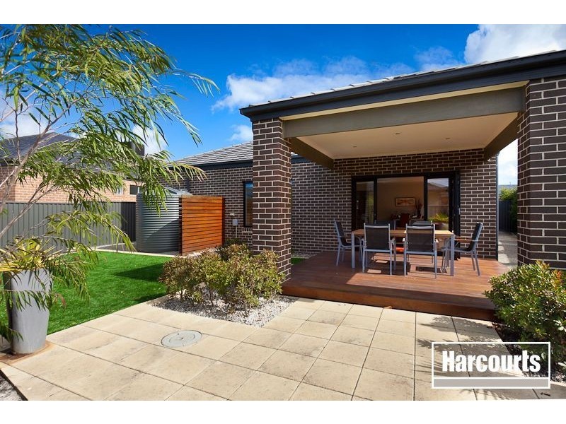 10 Kindred Avenue, Cranbourne North VIC 3977