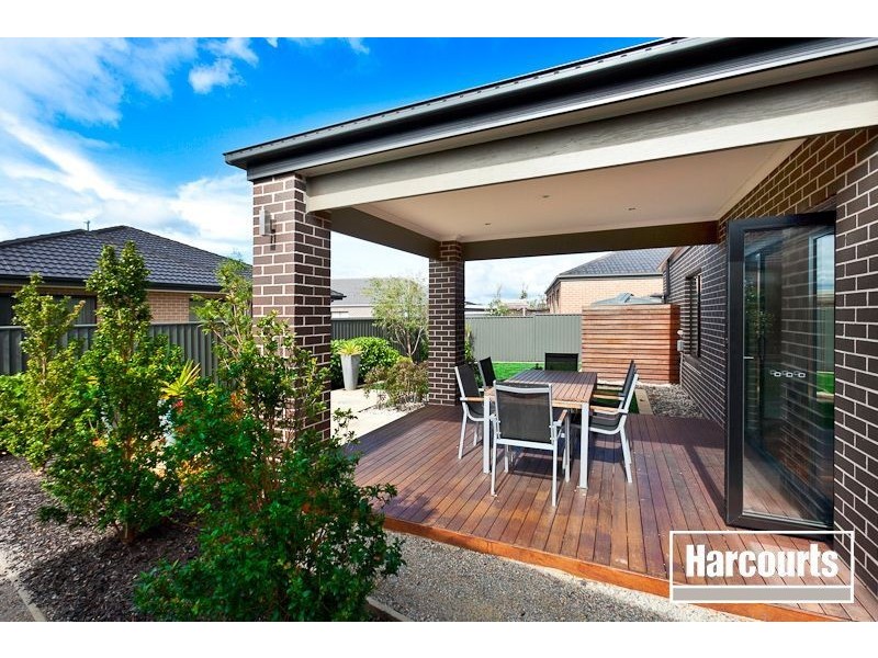 10 Kindred Avenue, Cranbourne North VIC 3977