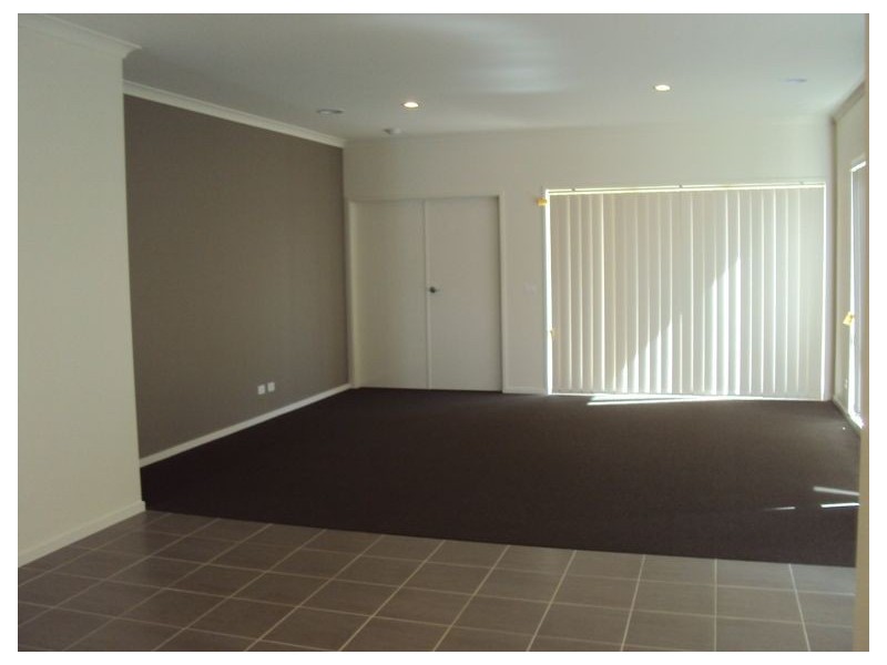 12 Ardent Crescent, Cranbourne East VIC 3977