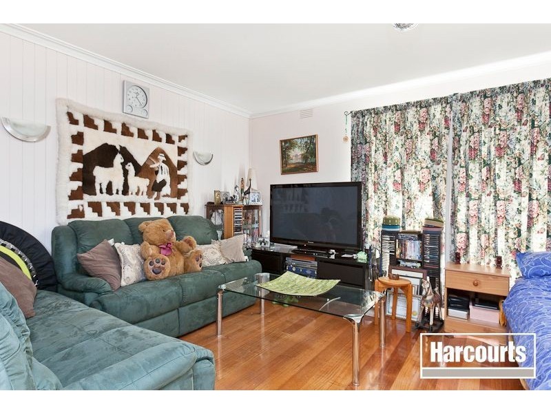 6 Cranbourne Drive, Cranbourne VIC 3977