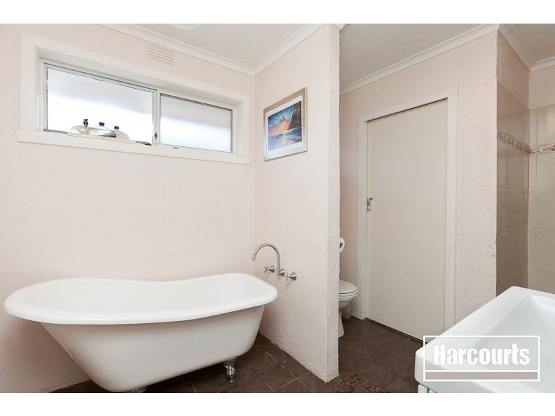 6 Cranbourne Drive, Cranbourne VIC 3977