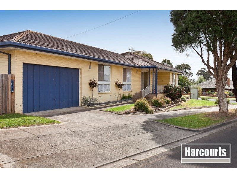 6 Cranbourne Drive, Cranbourne VIC 3977