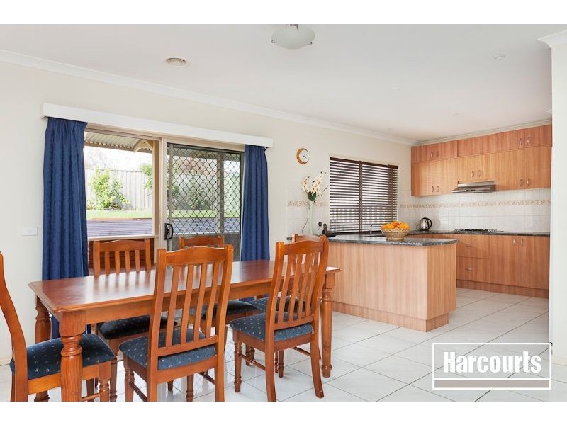 18 Ridgemont Drive, Berwick VIC 3806