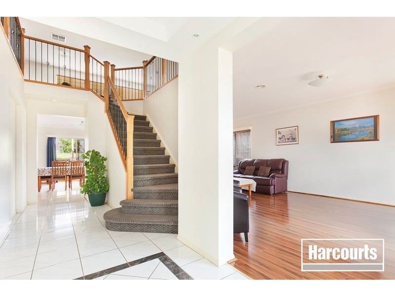 18 Ridgemont Drive, Berwick VIC 3806