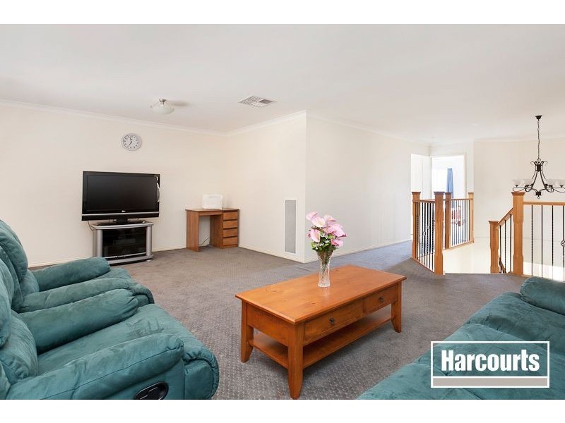 18 Ridgemont Drive, Berwick VIC 3806