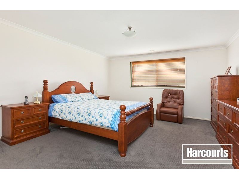 18 Ridgemont Drive, Berwick VIC 3806