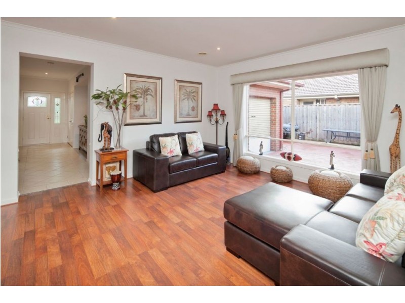 16 Boronia Avenue, Cranbourne VIC 3977