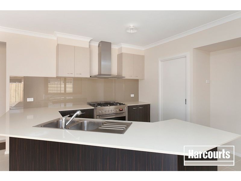 69 Charlbury Crescent, Cranbourne North VIC 3977