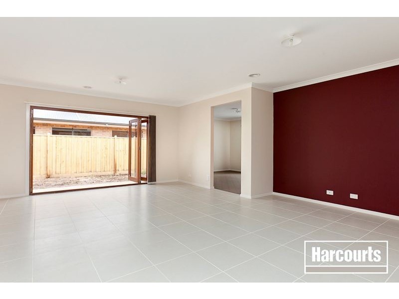 69 Charlbury Crescent, Cranbourne North VIC 3977