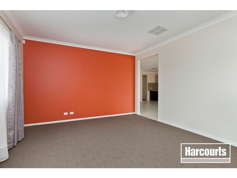 69 Charlbury Crescent, Cranbourne North VIC 3977