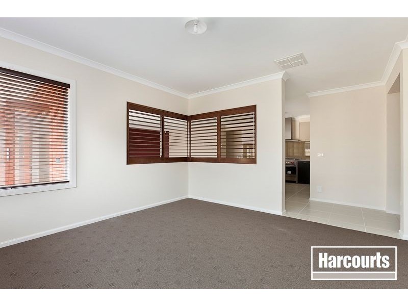 69 Charlbury Crescent, Cranbourne North VIC 3977