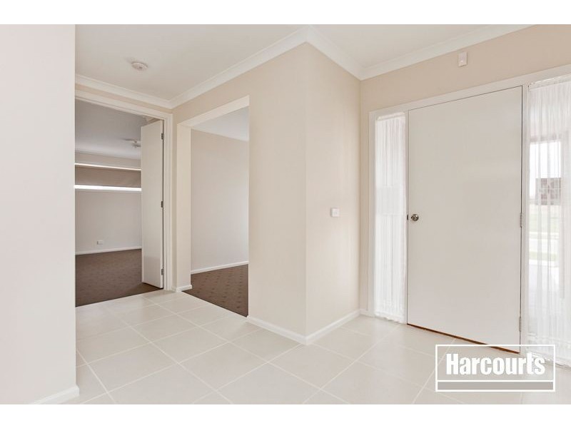 69 Charlbury Crescent, Cranbourne North VIC 3977