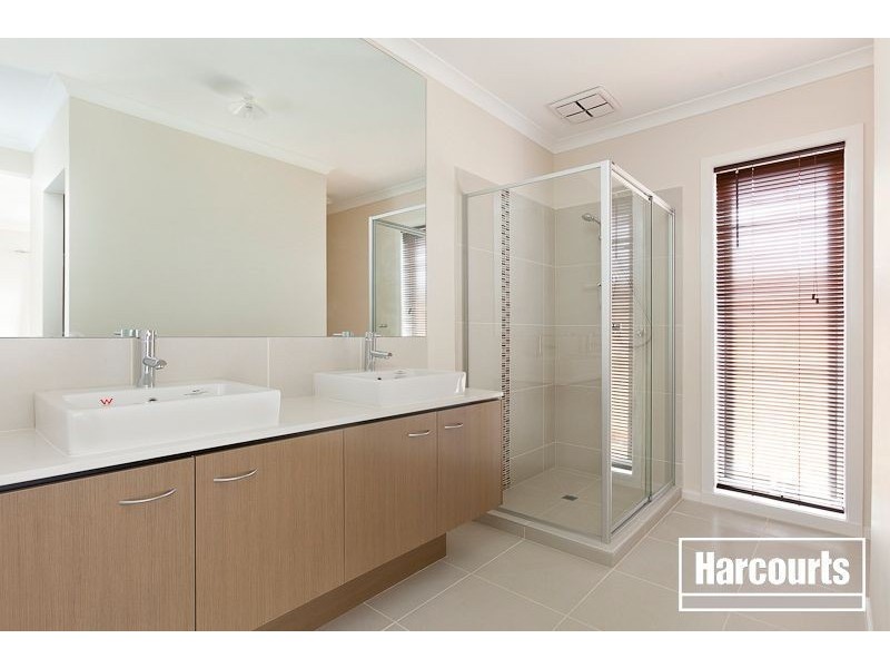 69 Charlbury Crescent, Cranbourne North VIC 3977