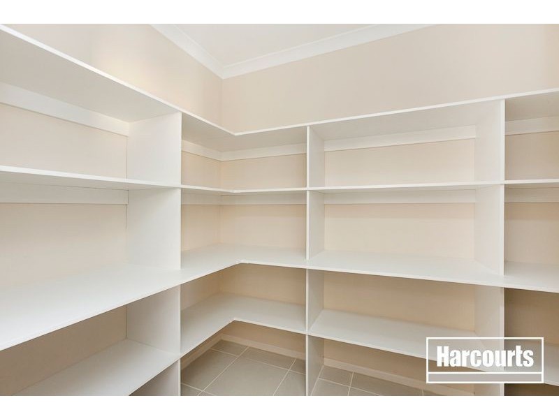 69 Charlbury Crescent, Cranbourne North VIC 3977