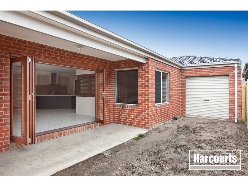 69 Charlbury Crescent, Cranbourne North VIC 3977