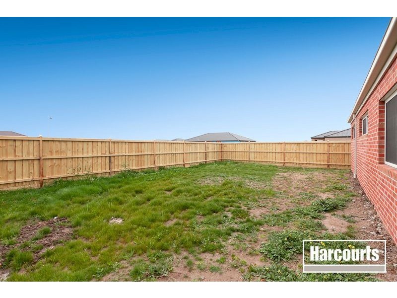 69 Charlbury Crescent, Cranbourne North VIC 3977