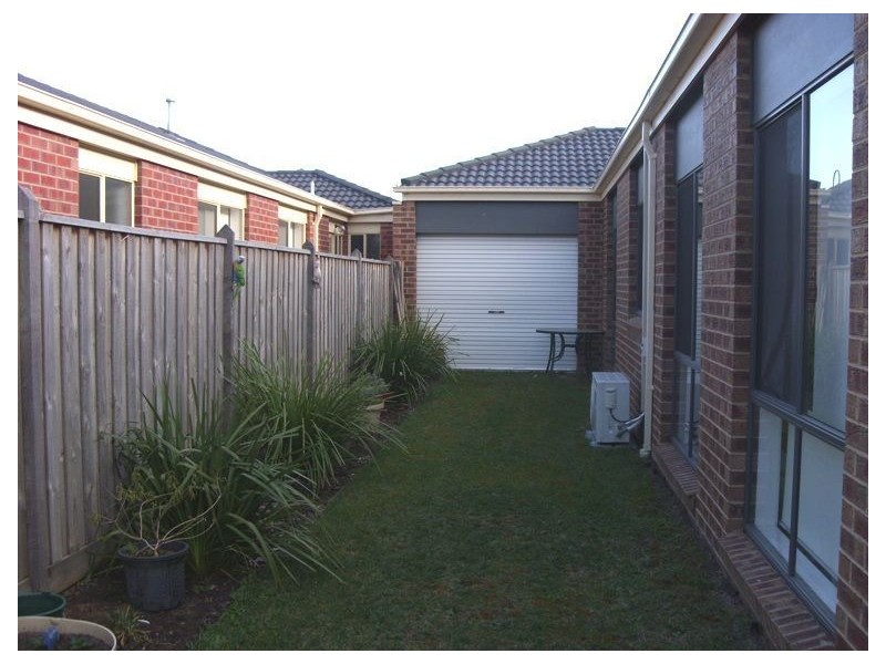 32 Bluemist Circuit, Lyndhurst VIC 3975