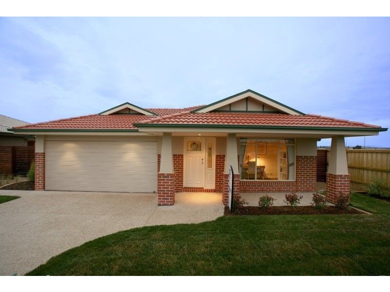 18 Mallett Grove, Lyndhurst VIC 3975