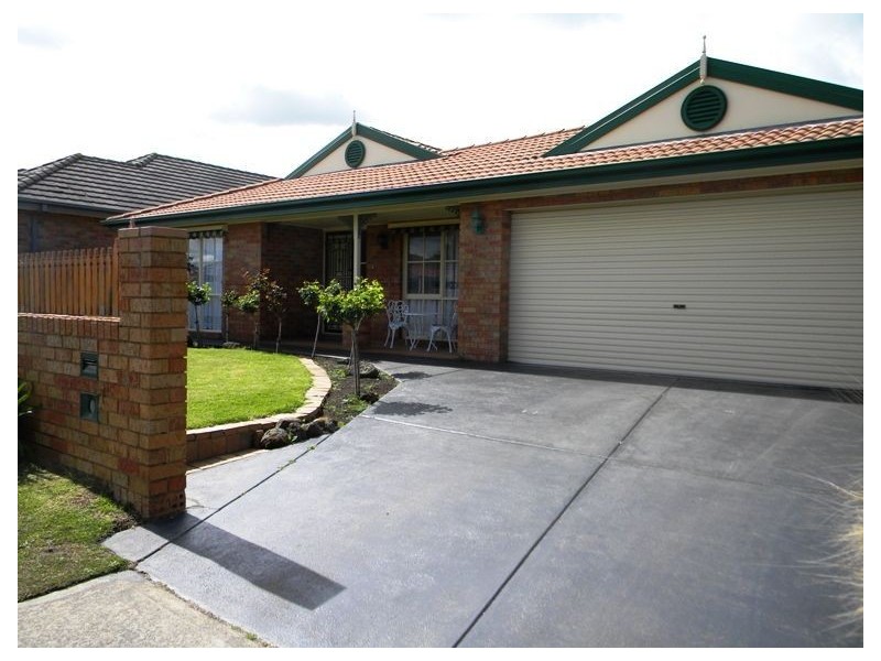 7 Wildwood Court, Cranbourne North VIC 3977