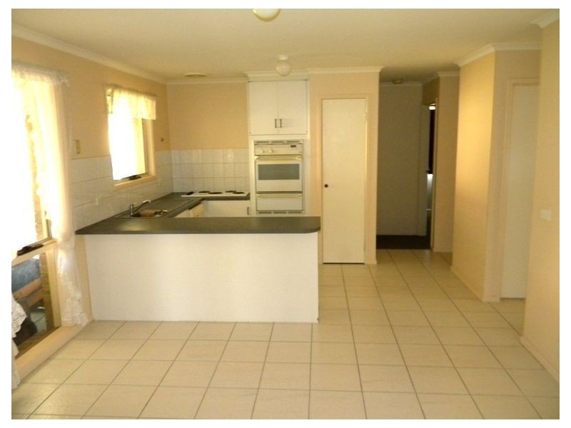 134 Courtenay Ave, Cranbourne North VIC 3977