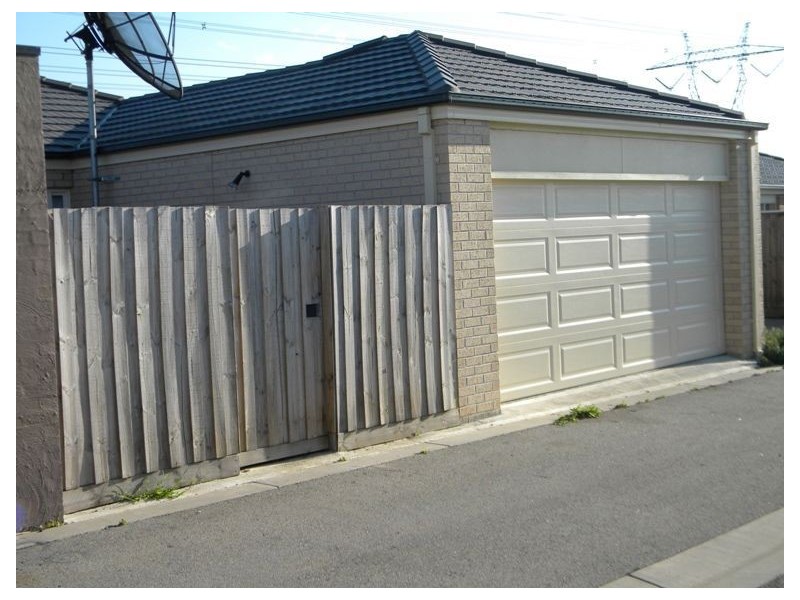 18 Violet Way, Cranbourne VIC 3977