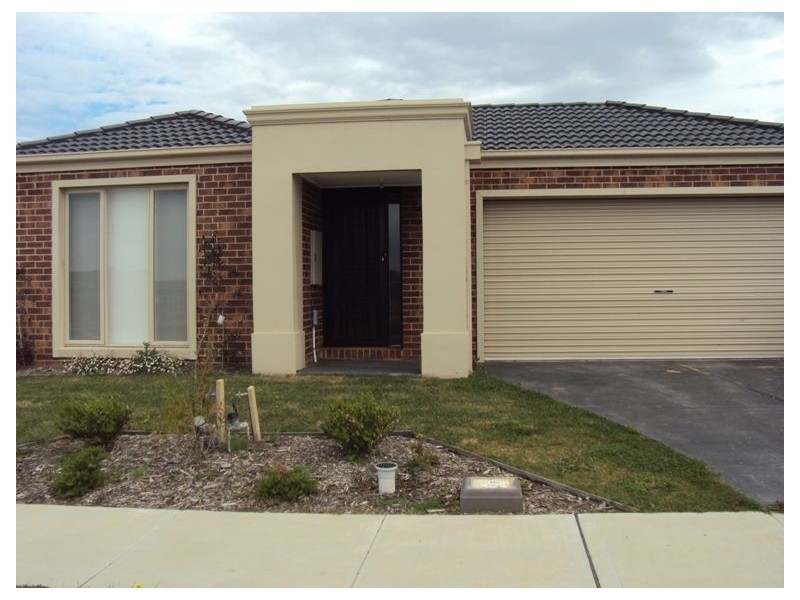 29 Evesham Street, Cranbourne North VIC 3977