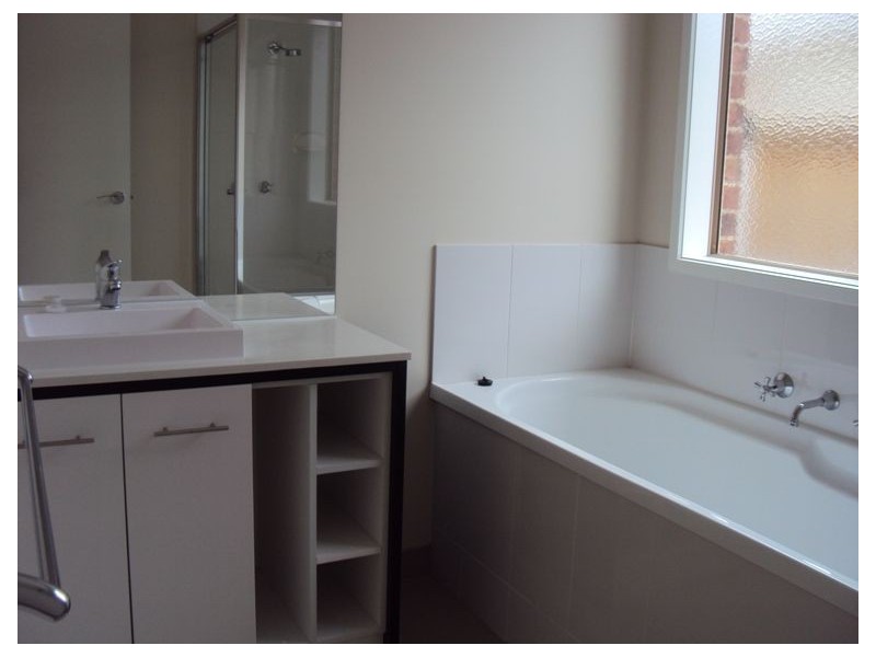 29 Evesham Street, Cranbourne North VIC 3977