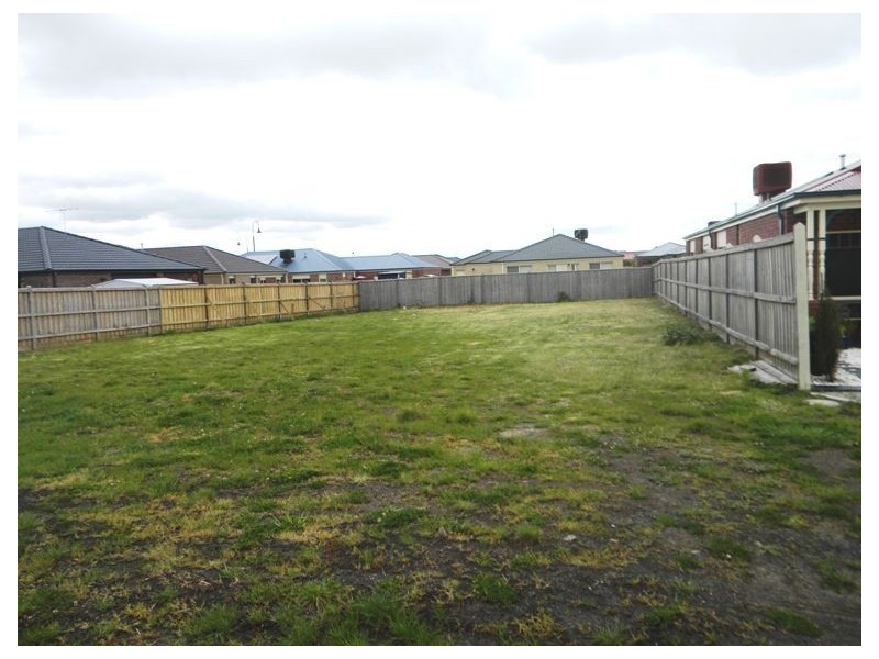 22 Flash Dan Drive, Cranbourne East VIC 3977