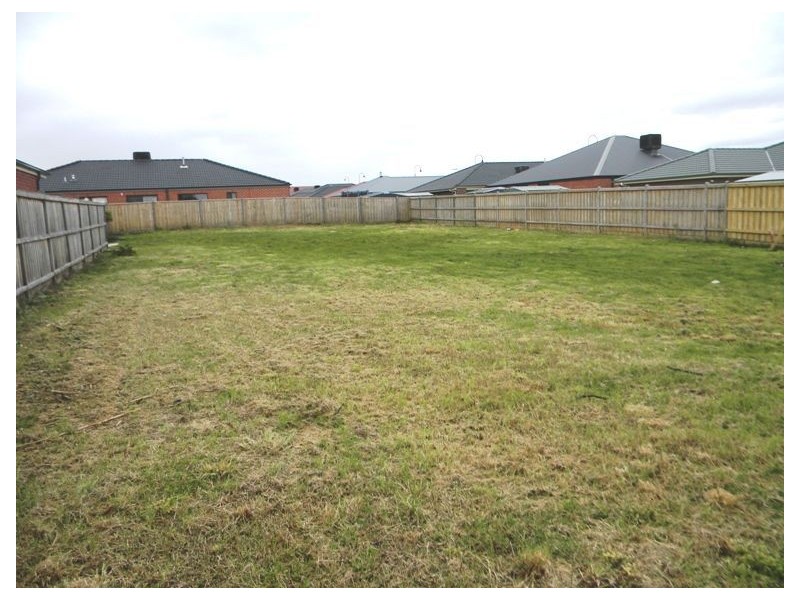 22 Flash Dan Drive, Cranbourne East VIC 3977