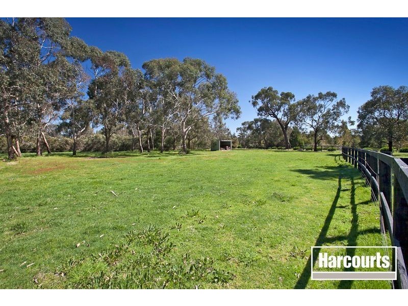 182 Smiths Lane, Cranbourne South VIC 3977