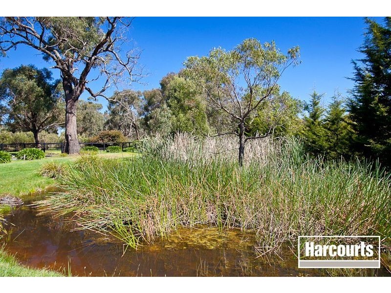 182 Smiths Lane, Cranbourne South VIC 3977