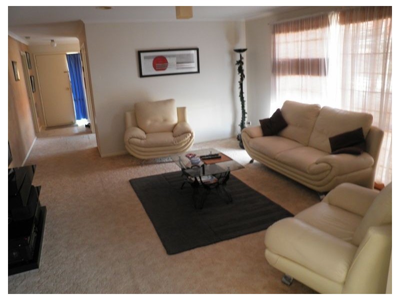 11 Chatham Close, Cranbourne East VIC 3977