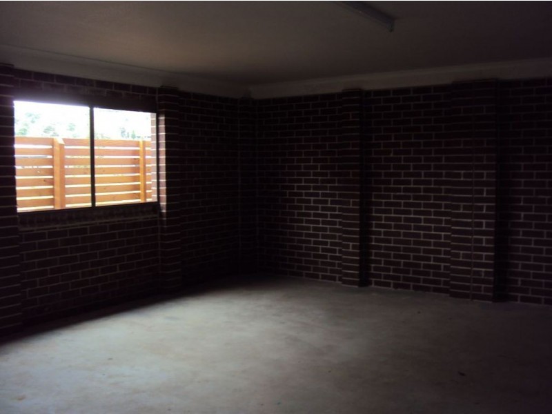 1/50 Pomegranate Way, Pakenham VIC 3810