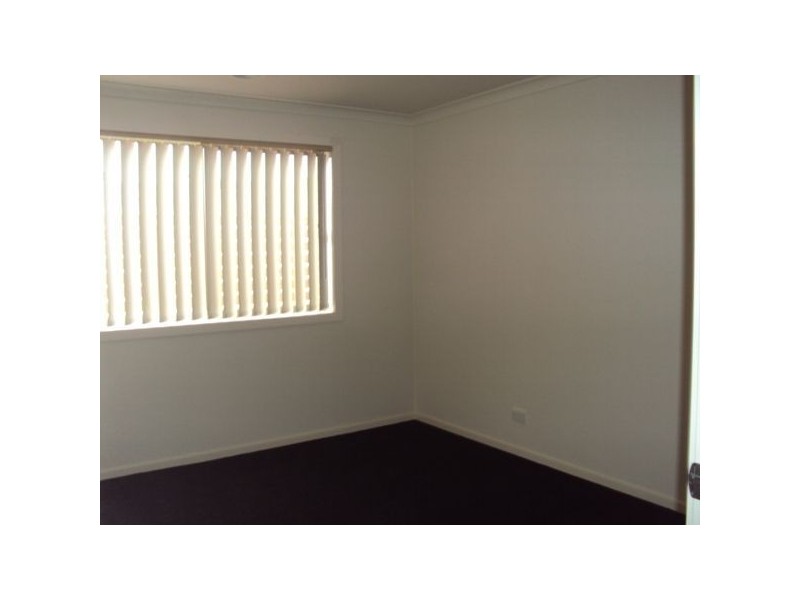 3/50 Pomegranate Way, Pakenham VIC 3810