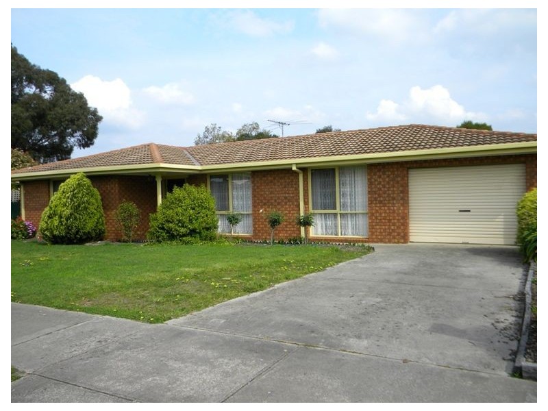 68 Elizabeth Street, Cranbourne North VIC 3977