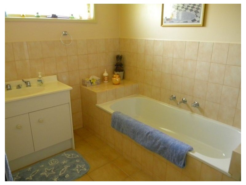 68 Elizabeth Street, Cranbourne North VIC 3977