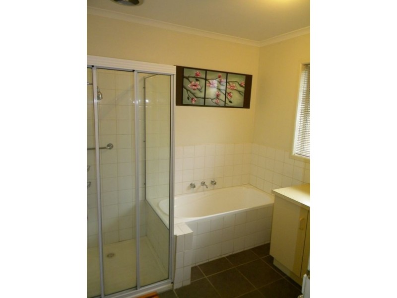 9 Rowen Court, Cranbourne North VIC 3977