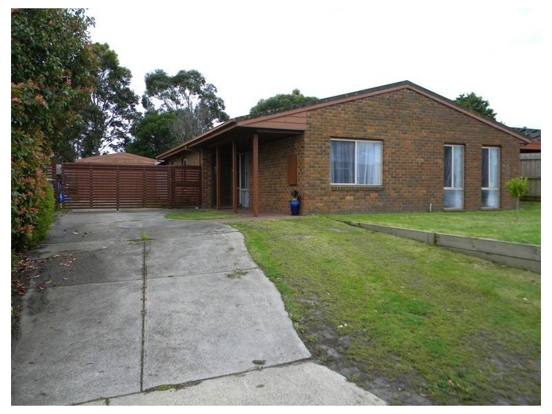 9 Rowen Court, Cranbourne North VIC 3977